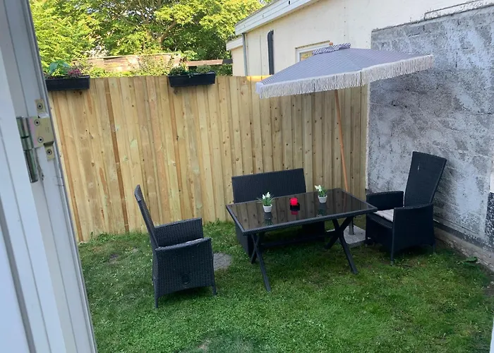 شقة Laekker Med Lille Have